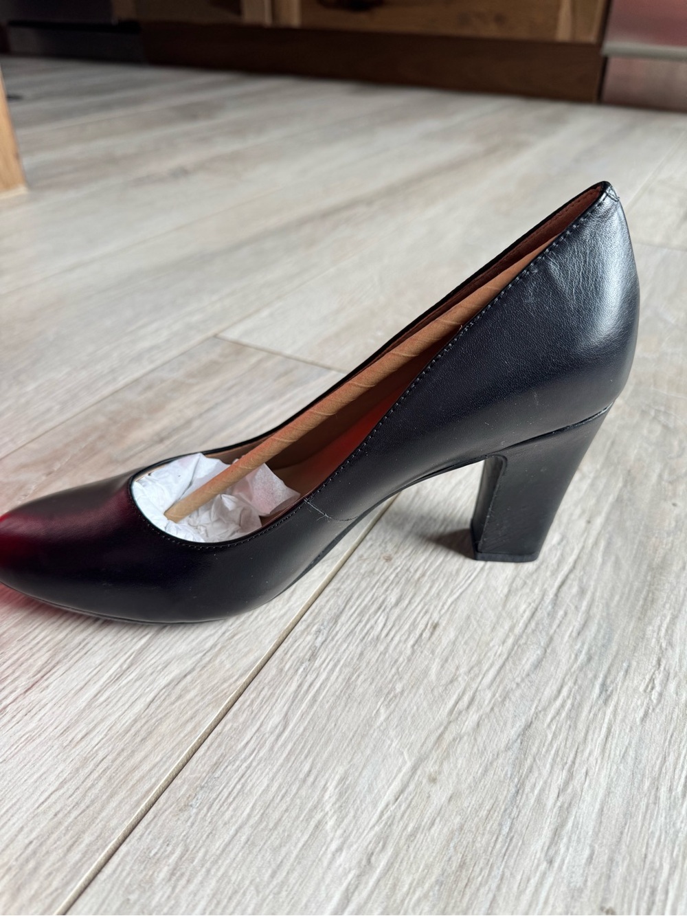 NEW AEROSOLES Octagon Black Leather heels 9.5